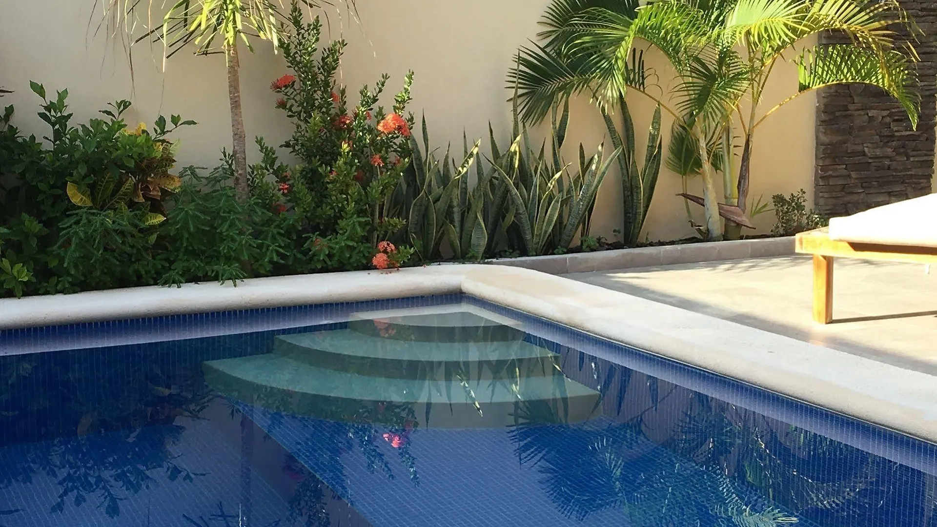 Basic Tulum Hotel